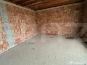 Casa la rosu in zona Valea Ghinzii, cu 900 mp de teren intra 