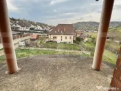 Casa la rosu in zona Valea Ghinzii, cu 900 mp de teren intra 