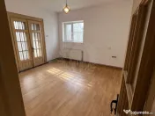 Inchiriere casa/ spațiu comercial, D+P+M in Urlati, zona 