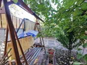 Casa Strada Muntii Carpati, 3 camere, curte proprie 