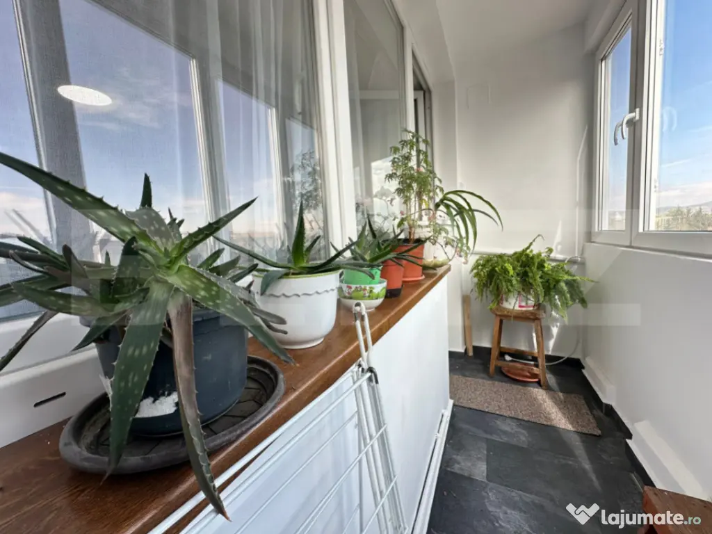 Apartament cu 3 camere, decomandat, zona Progresu, între Ga