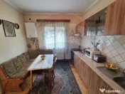 Casă cu etaj , curte proprie 