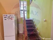 Casă cu etaj , curte proprie 