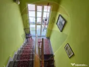 Casă cu etaj , curte proprie 