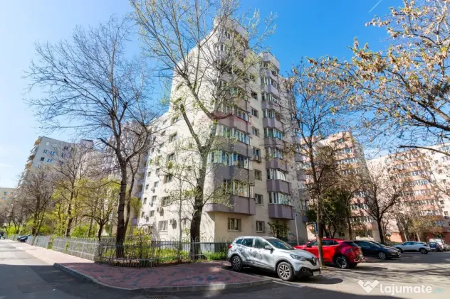 Apartament cu 3 camere de vânzare în zona Nerva Traian ...