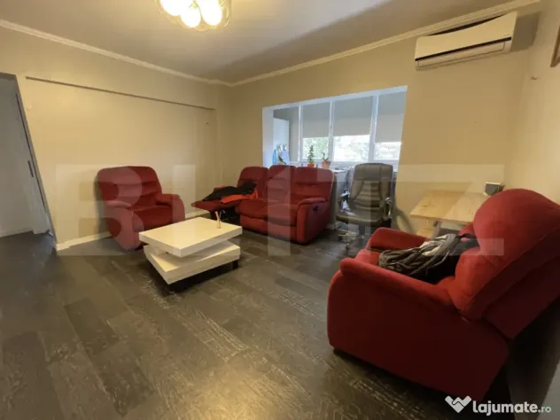Apartament cu 3 camere, zona centrala