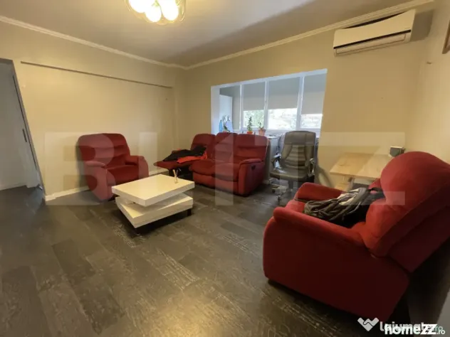 Apartament cu 3 camere, zona centrala