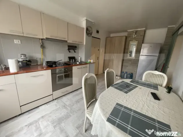 Apartament cu 3 camere, zona centrala