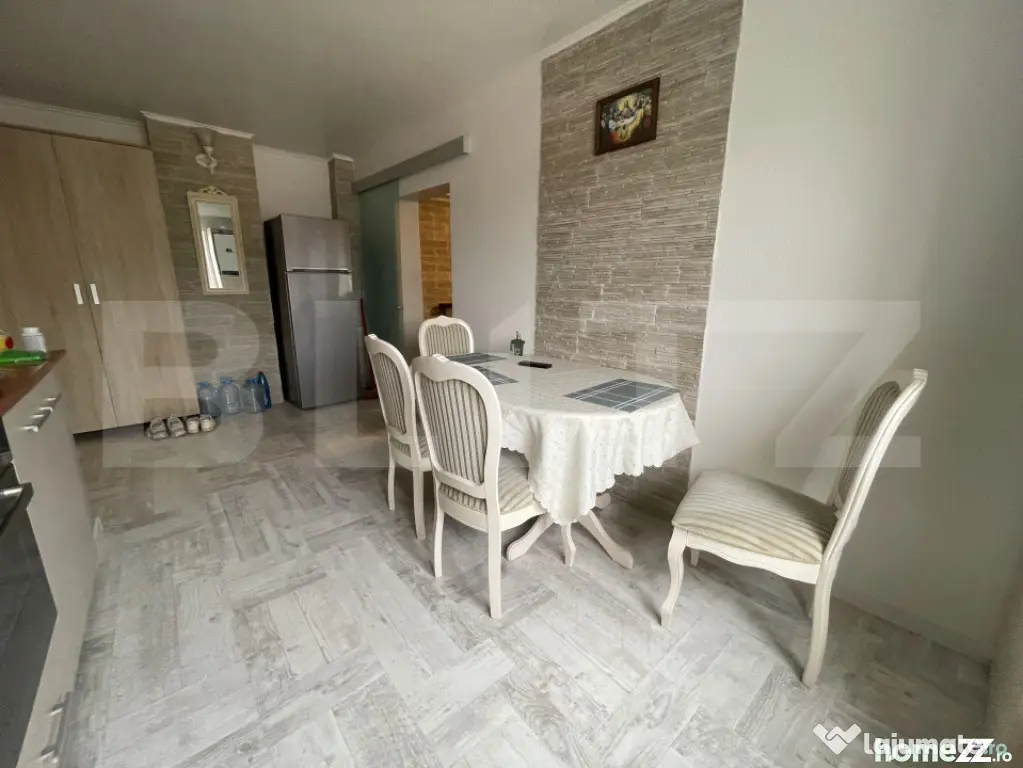 Apartament cu 3 camere, zona centrala