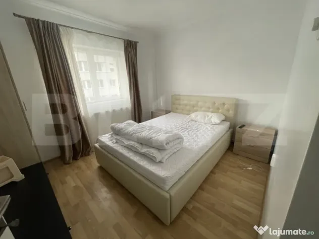Apartament cu 3 camere, zona centrala