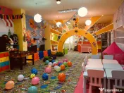 Se vand articole folosite la un loc de joaca pentru copii 