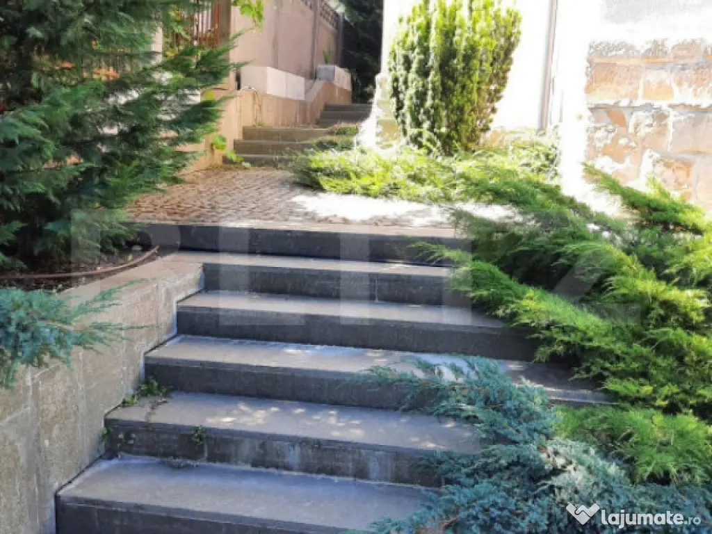 Spatiu birou in vila, 117 mp, cu gradina, cartier Andrei Mur