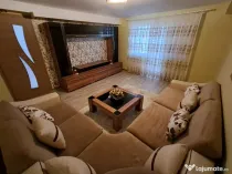 Vând Apartament cu 3 camere decomandat