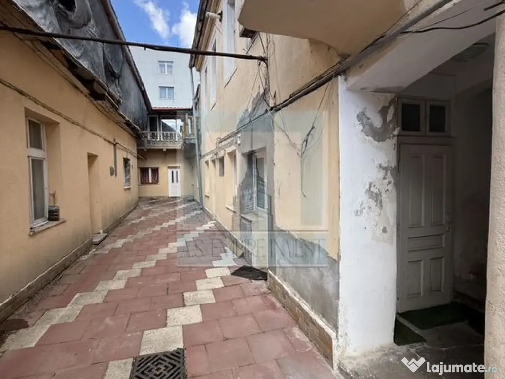 Corp casa de 5 garsoniere mobilate/utilate - zona Brașov...