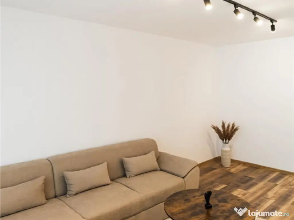 Apartament de inchiriat 2 camere Casa Nobel(Tractoru) cu loc