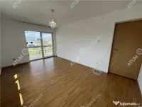 Apartament cu 3 camere si balcon la etajul 1 zona Trei Steja 