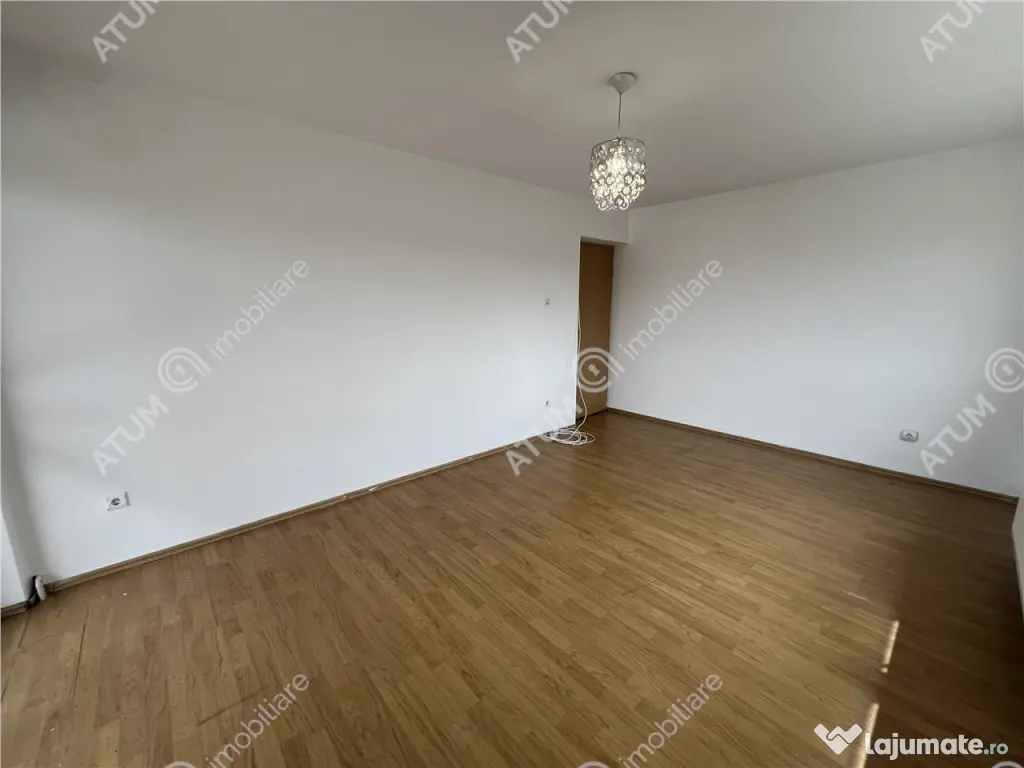 Apartament cu 3 camere si balcon la etajul 1 zona Trei Steja