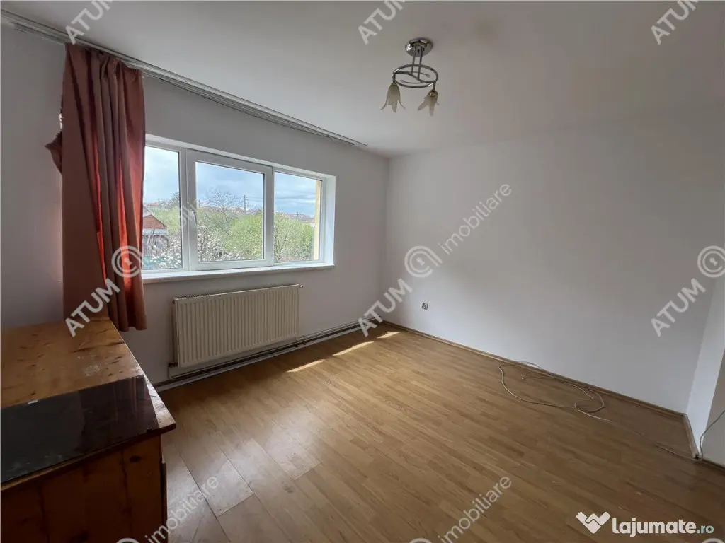 Apartament cu 3 camere si balcon la etajul 1 zona Trei Steja