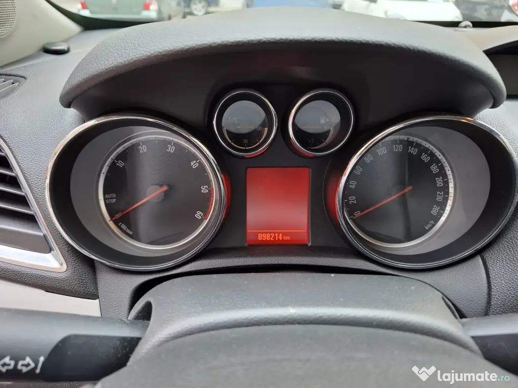 Vand Opel MOKKA 1.7 CDTI 4x4 versiune Enjoy cu dotari suplimentare