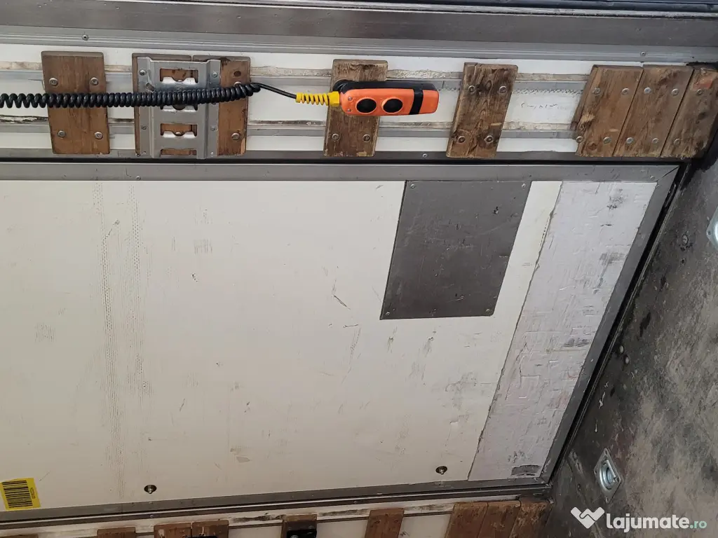 Renault Master cu lift Dholandia