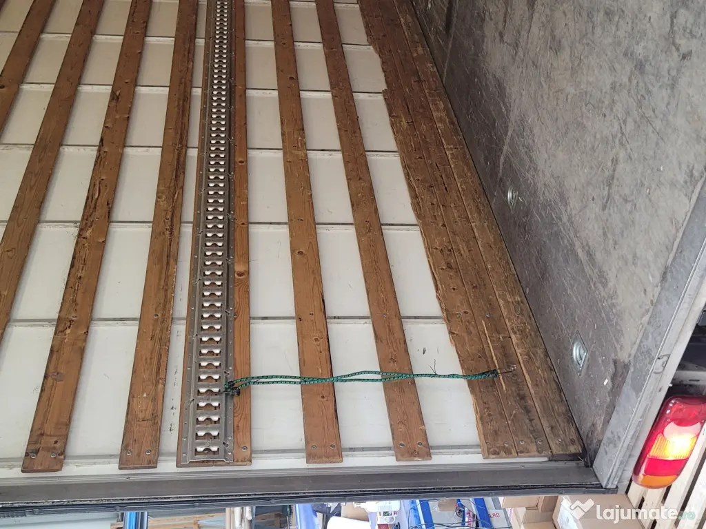 Renault Master cu lift Dholandia