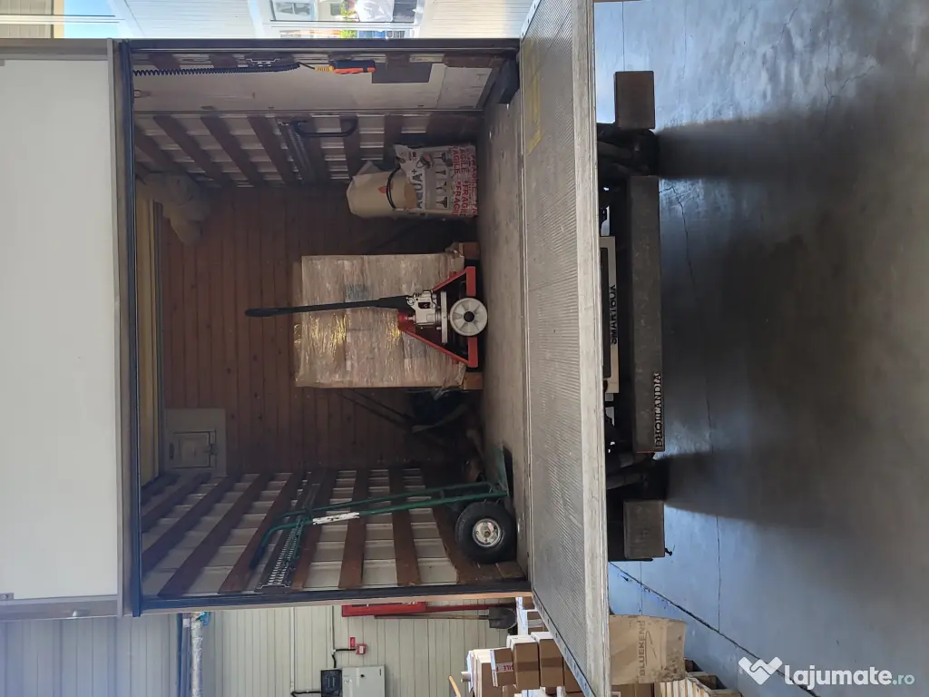 Renault Master cu lift Dholandia