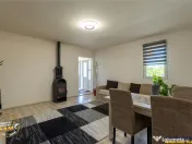 FILM! Pe 1.200mp teren rezidenta cu gradina inflorata,aproap 