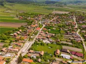 FILM! Pe 1.200mp teren rezidenta cu gradina inflorata,aproap 