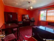 FILM! Pe 1.200mp teren rezidenta cu gradina inflorata,aproap 