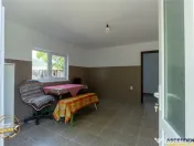 FILM! Pe 1.200mp teren rezidenta cu gradina inflorata,aproap 