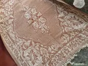 Cuvertura bumbac noua,in doua culori,cu doua fete si franjuri. 