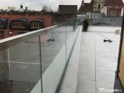 GlassWave - Sticla securizata / Balustrade din sticla / Dușuri din sticla 