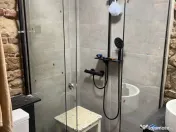 GlassWave - Sticla securizata / Balustrade din sticla / Dușuri din sticla 