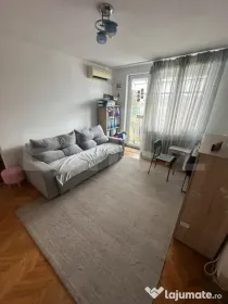 Apartament 3 camere, semidecomandat, 54 mp, balcon, orientar