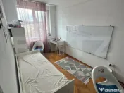 Apartament 3 camere semidecomandat, 54 mp, balcon, orientare 