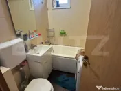 Apartament 3 camere semidecomandat, 54 mp, balcon, orientare 