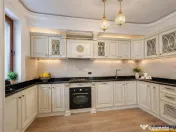 LIVE! Decomandat, in atmosfera sofisticata, LUX Class, parca 