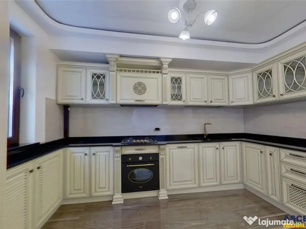 LIVE! Decomandat, in atmosfera sofisticata, LUX Class, parca