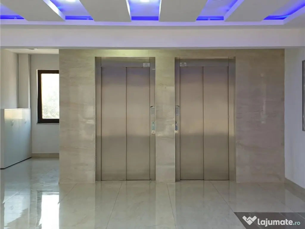 LIVE! Decomandat, in atmosfera sofisticata, LUX Class, parca