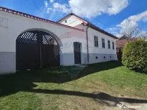 Casă autentică mocănească | Grădină 881 mp | Zonă ...