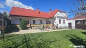 Casă autentică mocănească | Grădină 881 mp | Zonă ...