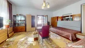 Casă autentică mocănească | Grădină 881 mp | Zonă ...
