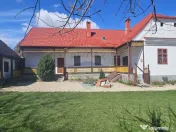 Casă autentică mocănească | Grădină 881 mp | Zonă ... 