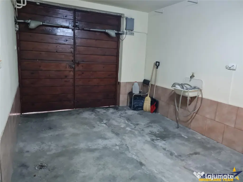 Vila cu 5 camere si garaj propriu, Centrul Istoric Drumul P