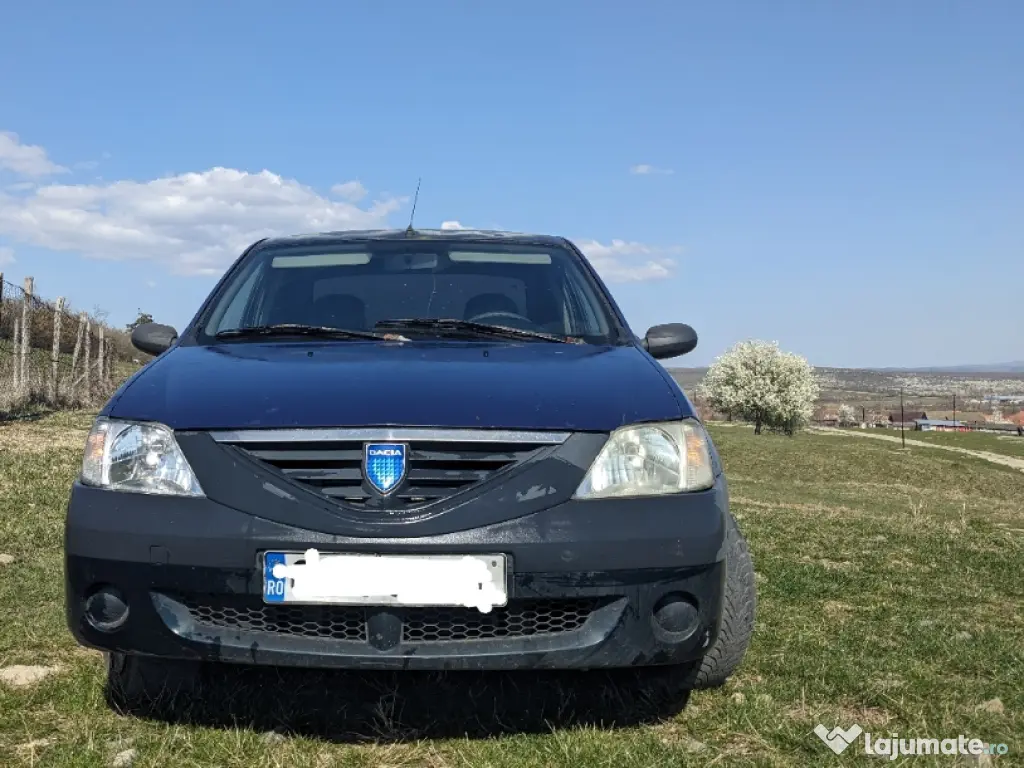 Vând Dacia Logan