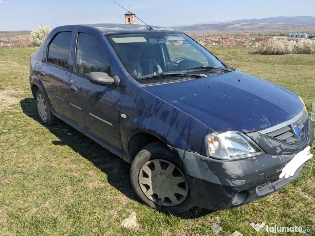 Vând Dacia Logan