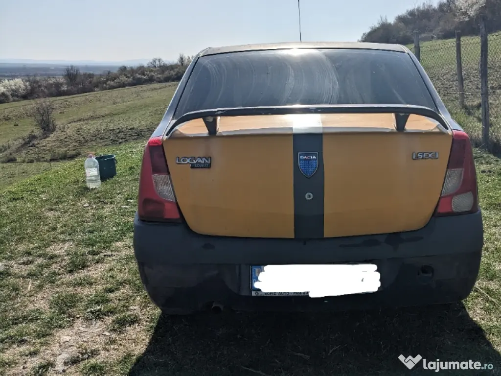Vând Dacia Logan