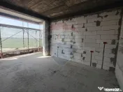 Apartament 4 camere CRANGUL PETRESTI. 