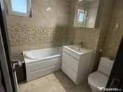 Apartament 3 camere Piata Centrala et 2,renovat toatal 