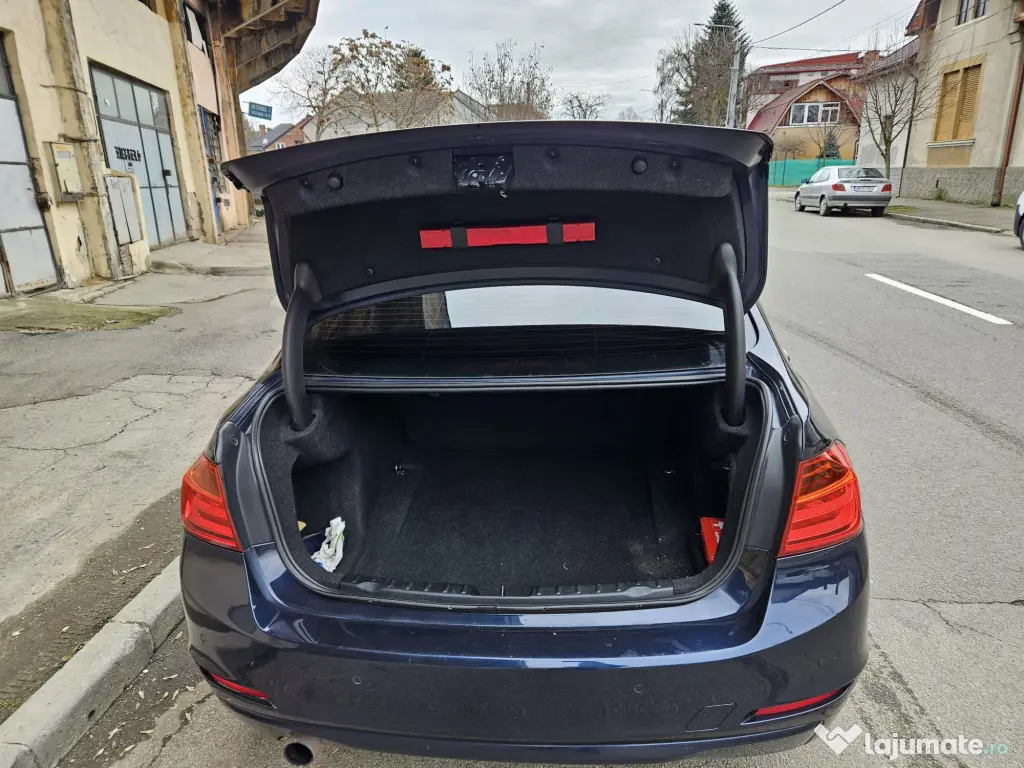 BMW seria 3/ 320i/2012 /183cp